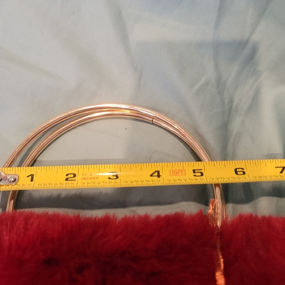 Coco Rose Beach & Resort.  Faux Fur Top Handle Bag/Merlot - Picture 7 of 10